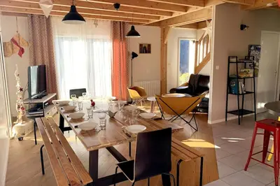 Télévision ou salle de divertissement dans l'établissement Chalet Las Abelhas