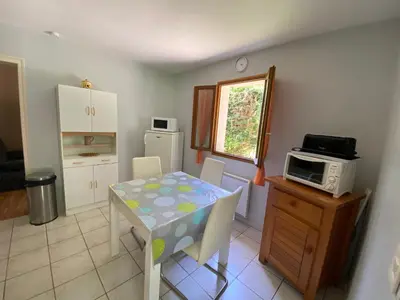 Cuisine ou kitchenette dans l'établissement gite du mondou