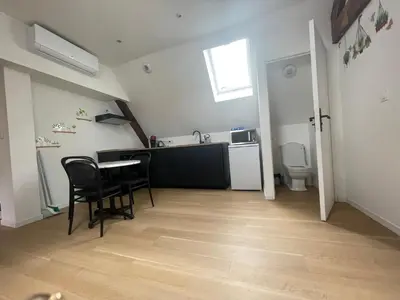 Cuisine ou kitchenette dans l'établissement Studio à Centre ville de BRIVE LA GAILLARDE