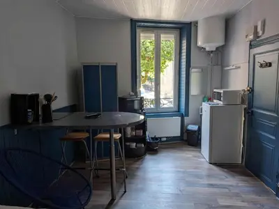 Cuisine ou kitchenette dans l'établissement Le nid douillet Industriel