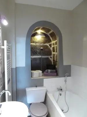 Salle de bains dans l'établissement L'Oustal du Sentier
