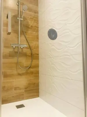 Salle de bains dans l'établissement Chez Gaston