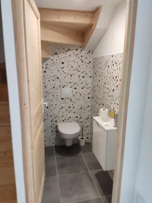 Salle de bains dans l'établissement Les gîtes de Louise