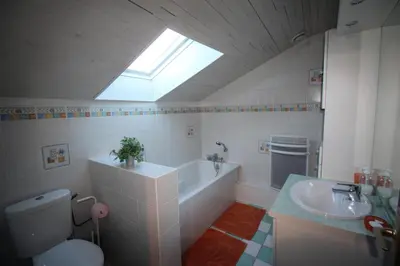 Salle de bains dans l'établissement Doueineix