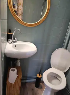 Salle de bains dans l'établissement Le nid douillet Champêtre Linge fourni