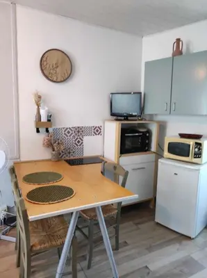 Cuisine ou kitchenette dans l'établissement Le nid douillet Champêtre Linge fourni