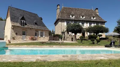 Piscine de l'établissement Domaine de Nalou - Gîte ou située à proximité