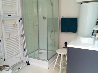 Salle de bains dans l'établissement Villa lutins Gentianes