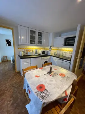 Cuisine ou kitchenette dans l'établissement Les Thermes 25 Le Mont Dore