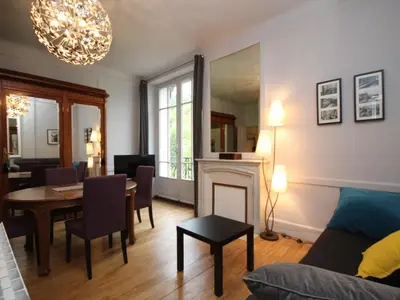 Coin salon dans l'établissement T1 splendide avec balcon et WIFI - 4 personnes - FR-1-608-46
