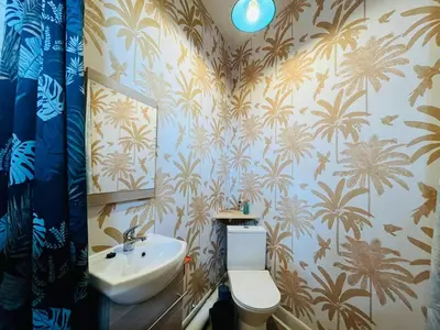 Salle de bains dans l'établissement Appart. T2 Bis central avec wifi - FR-1-608-246