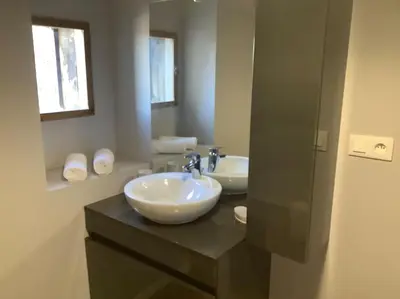 Salle de bains dans l'établissement Townhouse in Mur de Barrez