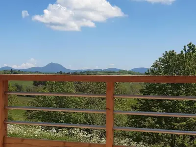 Vue générale sur la montagne ou vue sur la montagne depuis la maison de vacances