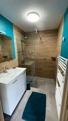 Salle de bains dans l'établissement Gîte des Pierres de Barme