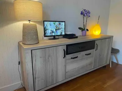 Télévision ou salle de divertissement dans l'établissement Manornella, beaux volumes, grand garage idéal Mas du Clos