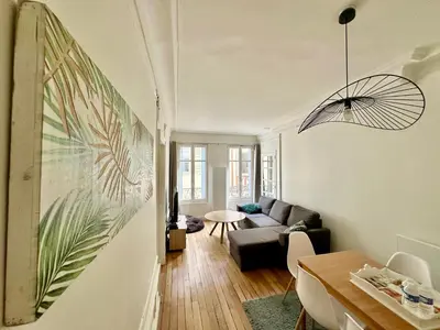 Coin salon dans l'établissement L'Haussmannien, splendide et lumineux