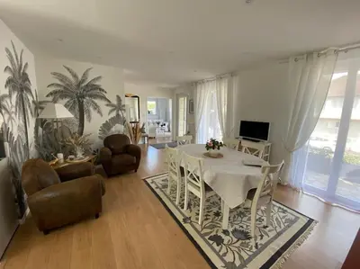 Télévision ou salle de divertissement dans l'établissement Gite-le-7