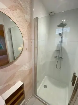 Salle de bains dans l'établissement Gite-le-7