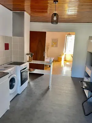 Cuisine ou kitchenette dans l'établissement Appartement Dans un village en Auvergne sancy