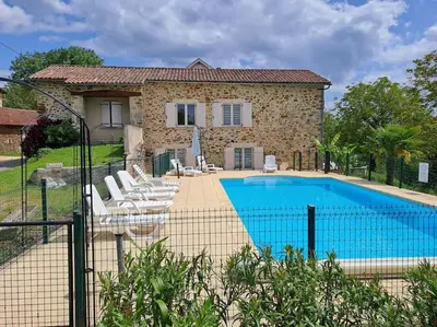 Piscine de l'établissement Maison COUNORD - Gite pour 8 personnes ou située à proximité