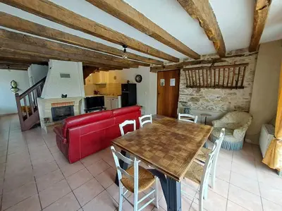Cuisine ou kitchenette dans l'établissement Maison COUNORD - Gite pour 8 personnes