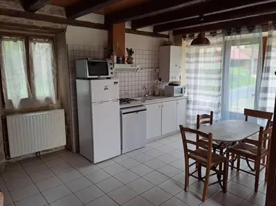 Cuisine ou kitchenette dans l'établissement Maison Landes - Gite 4 personnes