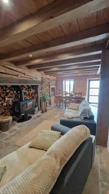 Coin salon dans l'établissement La ferme de Jouane