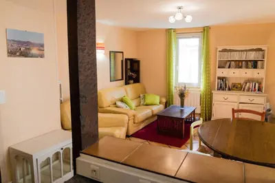 Coin salon dans l'établissement Maison agréable en centre historique