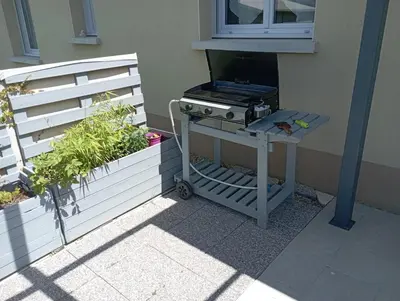 Télévision ou salle de divertissement dans l'établissement LE JOLICY