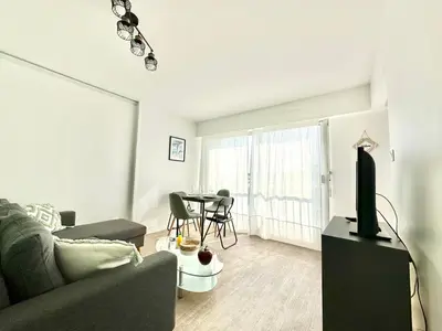 Télévision ou salle de divertissement dans l'établissement La Green Room, douillet et paisible