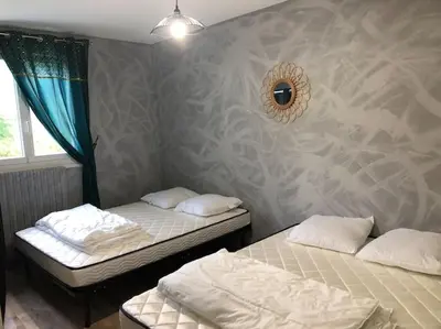 Un ou plusieurs lits dans un hébergement de l'établissement maison individuelle