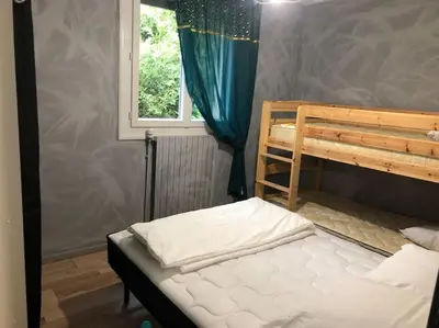 Un ou plusieurs lits dans un hébergement de l'établissement maison individuelle