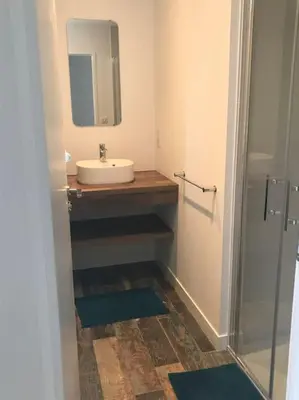 Salle de bains dans l'établissement Maison familiale au cœur du Lot