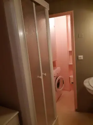 Salle de bains dans l'établissement Le Sarciron