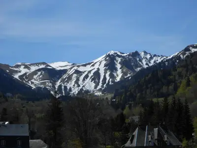 Vue générale sur la montagne ou vue sur la montagne depuis l'appartement