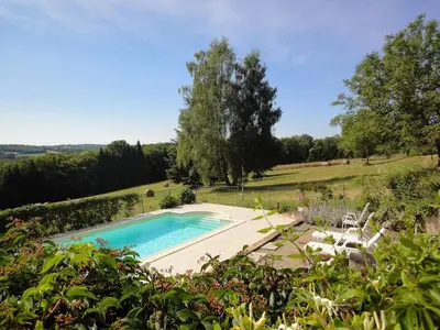 Piscine de l'établissement Au coeur du Périgord noir, gîte 6 pers, vue panoramique, proche Sarlat ou située à proximité