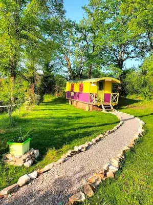 Jardin de l'établissement Jolie Roulotte