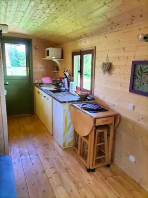 Cuisine ou kitchenette dans l'établissement Jolie Roulotte