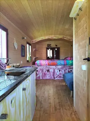 Cuisine ou kitchenette dans l'établissement Jolie Roulotte
