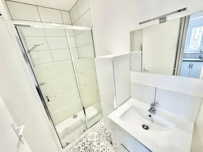 Salle de bains dans l'établissement Le Ludique, duplex moderne