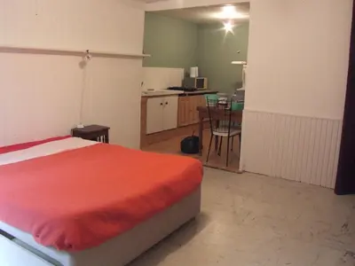 Cuisine ou kitchenette dans l'établissement studio au calme