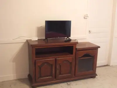 Télévision ou salle de divertissement dans l'établissement studio au calme
