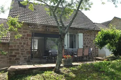 Jardin de l'établissement Gîte Les Noyers
