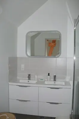 Salle de bains dans l'établissement Gîte Les Noyers