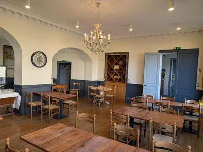 Coin salon dans l'établissement Hôtel Le Millésime