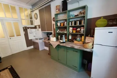 Cuisine ou kitchenette dans l'établissement L'Eau Berge - Relais Motards - GTMC & Tour des Vaches B&B