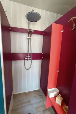 Salle de bains dans l'établissement L'Eau Berge - Relais Motards - GTMC & Tour des Vaches B&B