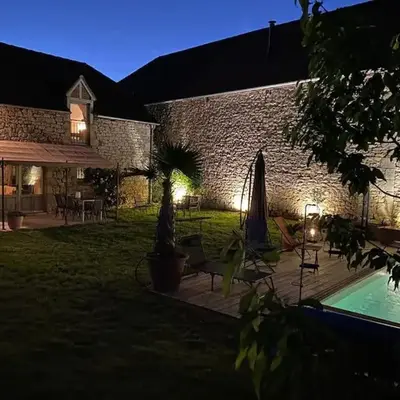 Maison de village avec piscine privative - gite-loubaribas