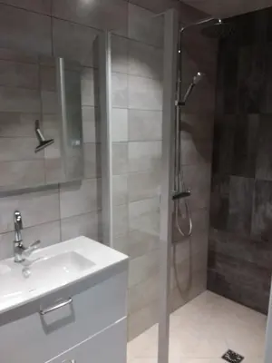 Salle de bains dans l'établissement Gite Varagnac