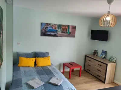 Un ou plusieurs lits dans un hébergement de l'établissement appartement refait à neuf pour 3 personnes avec wi-fi